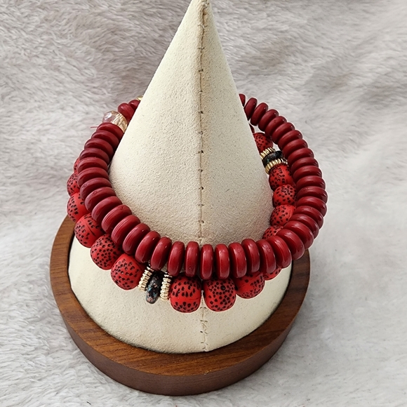 Red Beaded Bracelet - Picture 5 of 7